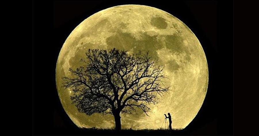 Luna gigante stanotte, partono i selfie